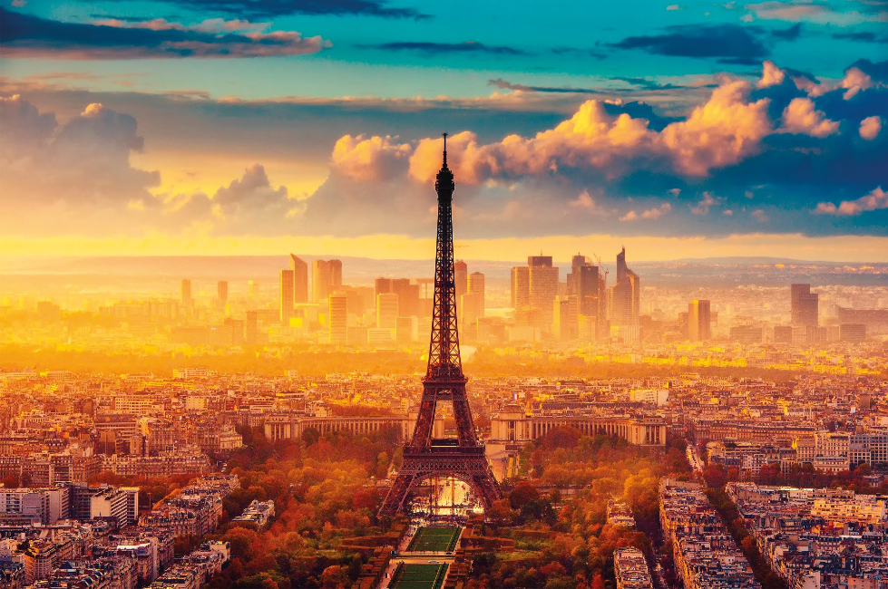 Arc de Triomphe at night